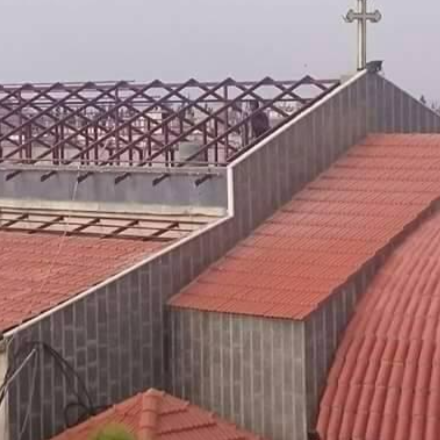 Al-Dmeine falu temploma új tetőzetet kap