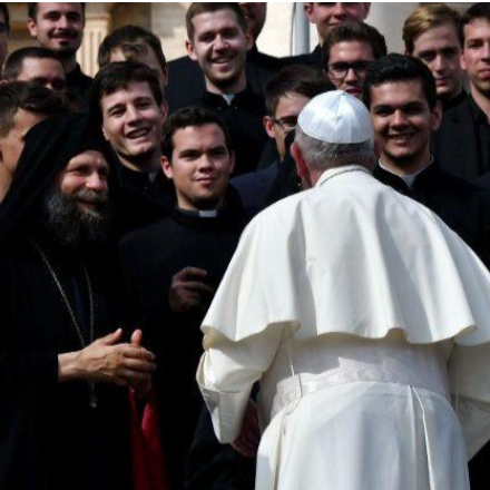 Pápai névnapja alkalmából köszöntötték a magyar görögkatolikus kispapok a Szentatyát