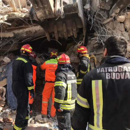 Négyhónapos csecsemőt mentett meg Törökországban az a magyar mentőcsapat, melynek a LEGOTT is tagja