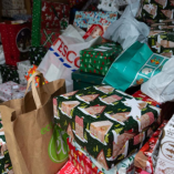 Célba értek az angyalbatyuk – személyesen vitte el Fül...