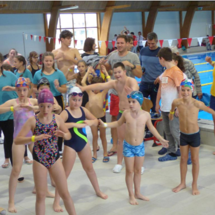 Újra együtt versenyeztek a fogyatékkal élő és az ép úszók Edelényben - videóval frissítve!