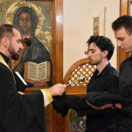 Már a viselése is imádság - reverendát öltöttek a görögkatolikus papnövendékek 