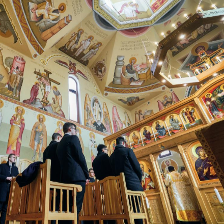 Íme, Isten hajléka az emberek között! (Jel 21,3) - felszentelték a Görögkatolikus Papnevelő Intézet megszépült kápolnáját