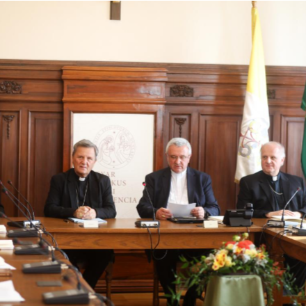 Hazánkba érkezett Mario Grech bíboros, a püspöki szinódus főtitkára