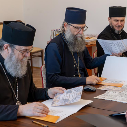 Megtartotta soron következő ülését a Hierarchák Tanácsa